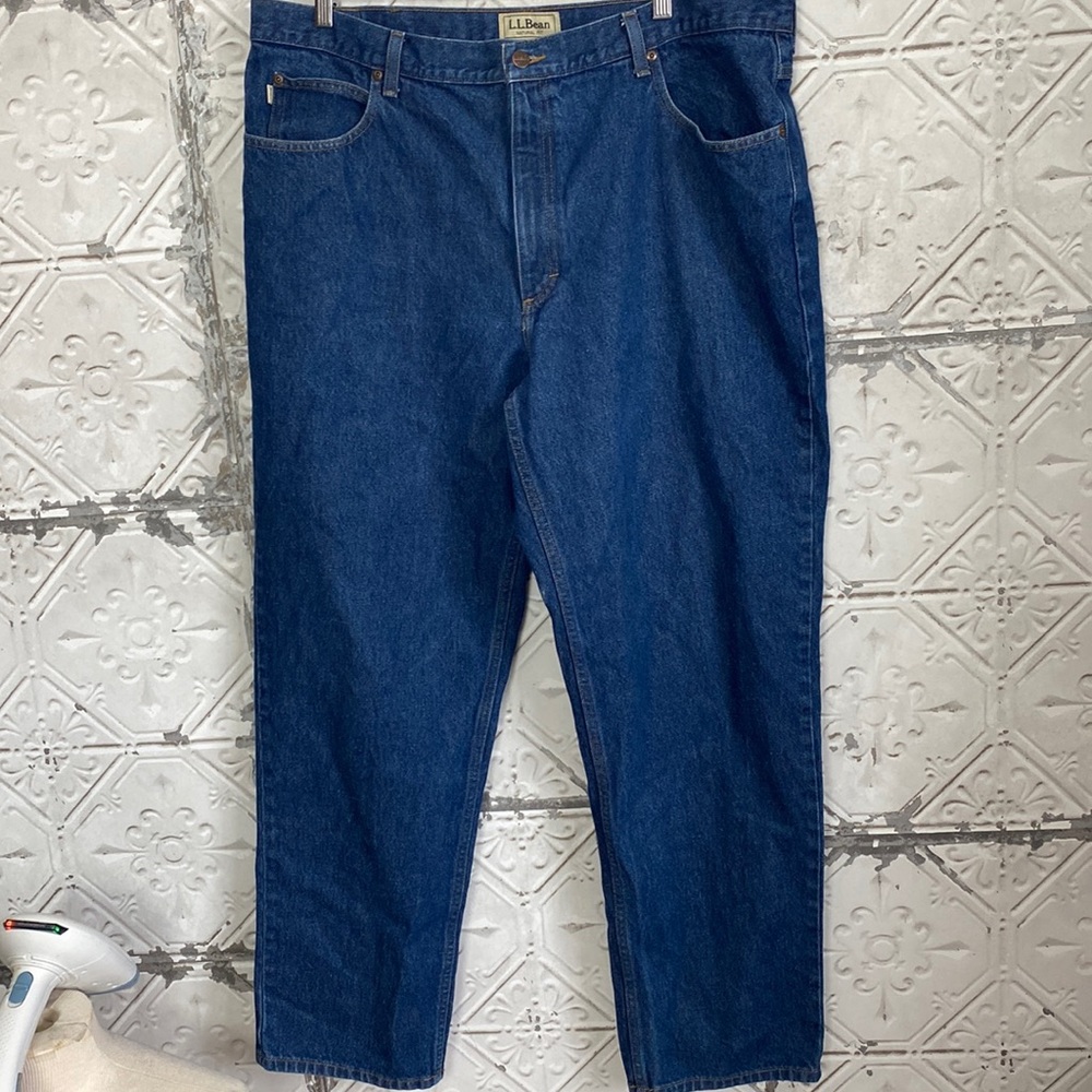 L.L. Bean Men's blue jeans Natural Fit size 42x34